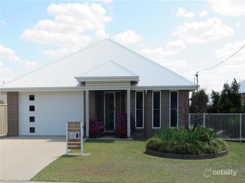 7 Bishop Dr, Miles, QLD 4415