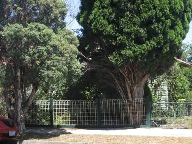 18 Fourth Ave, Brunswick, VIC 3056