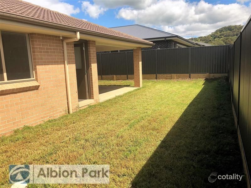 32 Bartlett Cres, Calderwood, NSW 2527