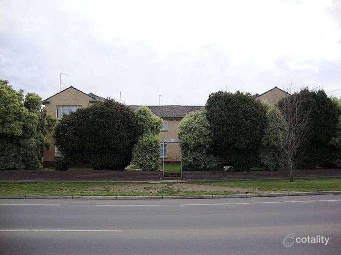 2/706 Pleasant St S, Redan, VIC 3350