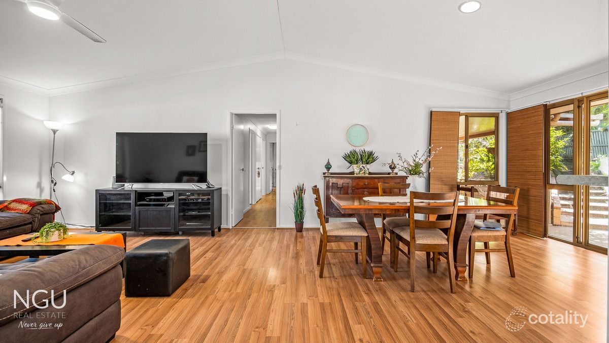 9 Watson St, Collingwood Park, QLD 4301