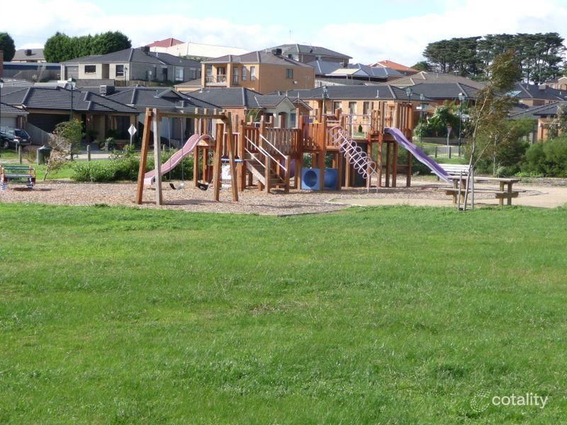 10 Wesley Cl, Skye, VIC 3977