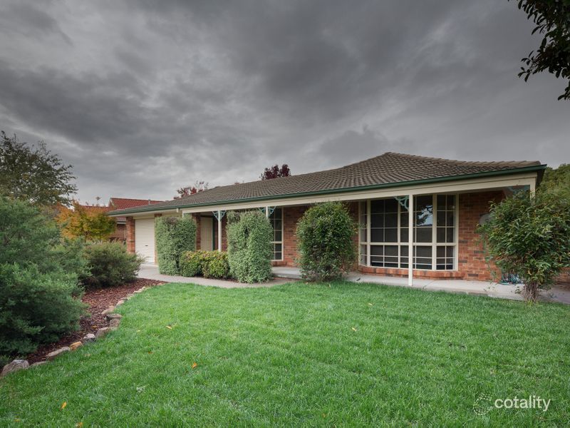 12 Majura Pl, Jerrabomberra, NSW 2619