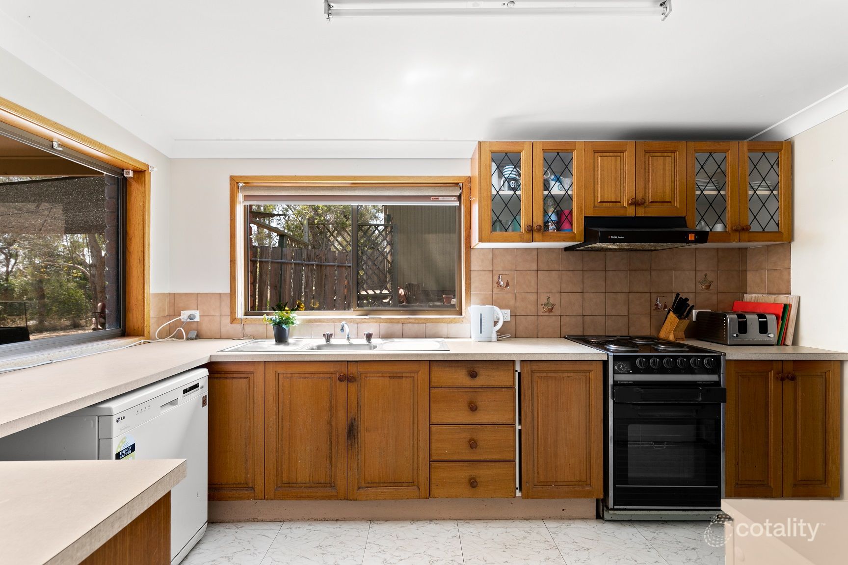 23 Linora Dr, Gowrie Mountain, QLD 4350