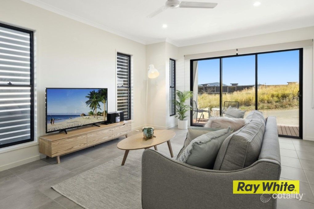 28a Altmann Ave, Cannonvale, QLD 4802