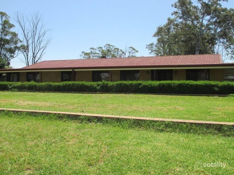 215 Eleventh Ave, Austral, NSW 2179