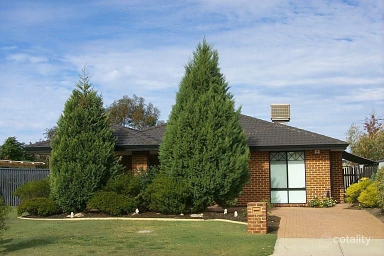 11 Kulungar Elb, South Guildford, WA 6055