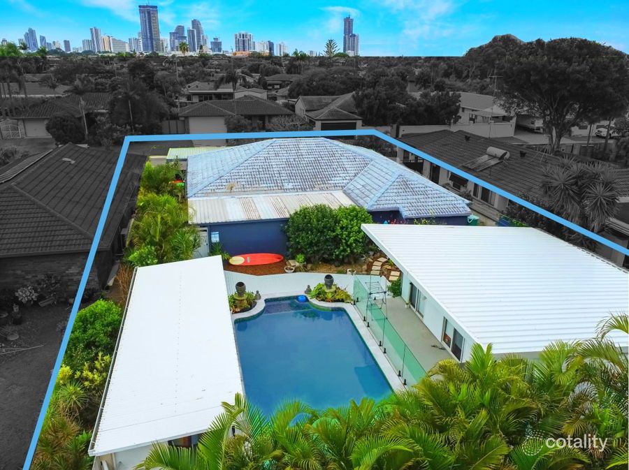 7 Timana Ave, Mermaid Waters, QLD 4218