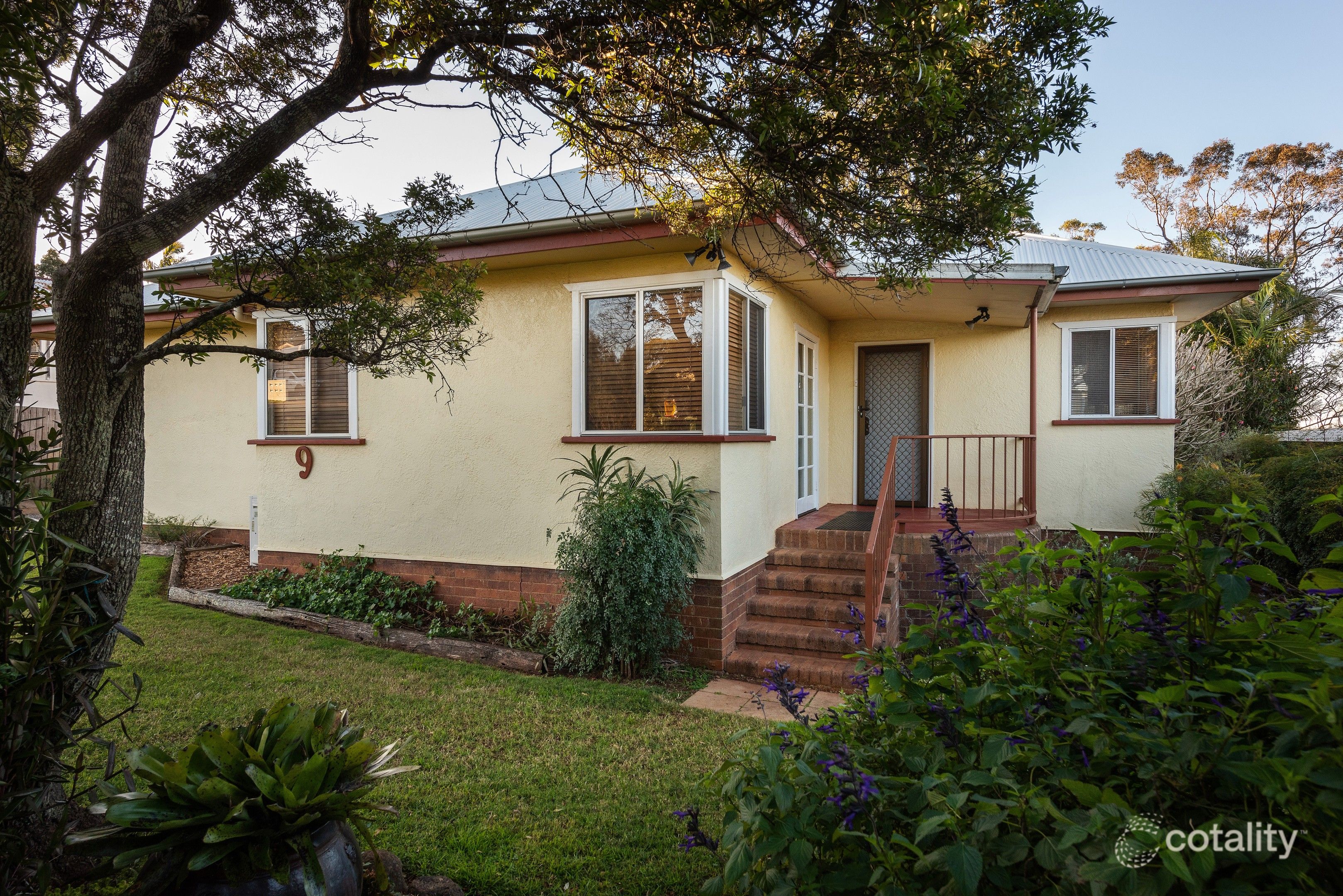 9 Garde St, Centenary Heights, QLD 4350