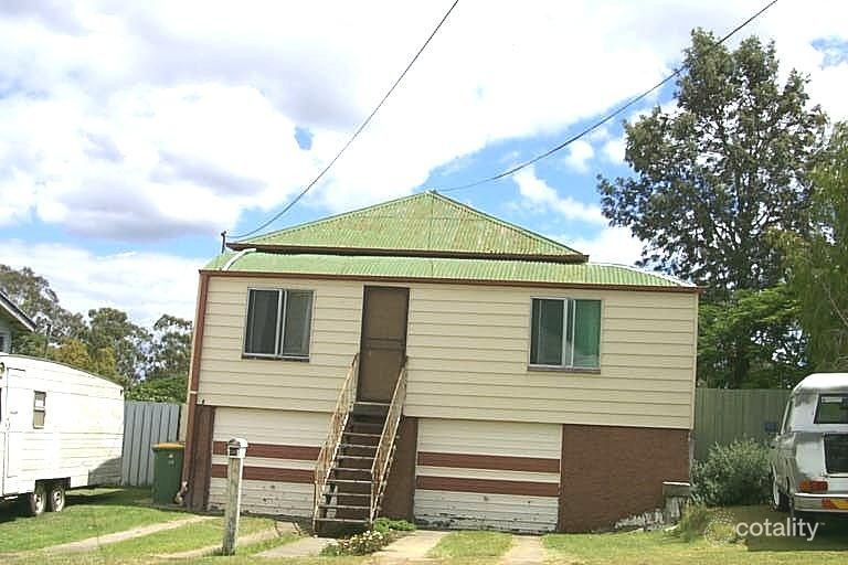 50 Queen St, Blackstone, QLD 4304