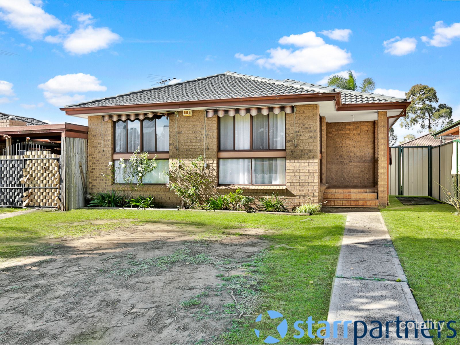 247 Copperfield Dr, Rosemeadow, NSW 2560