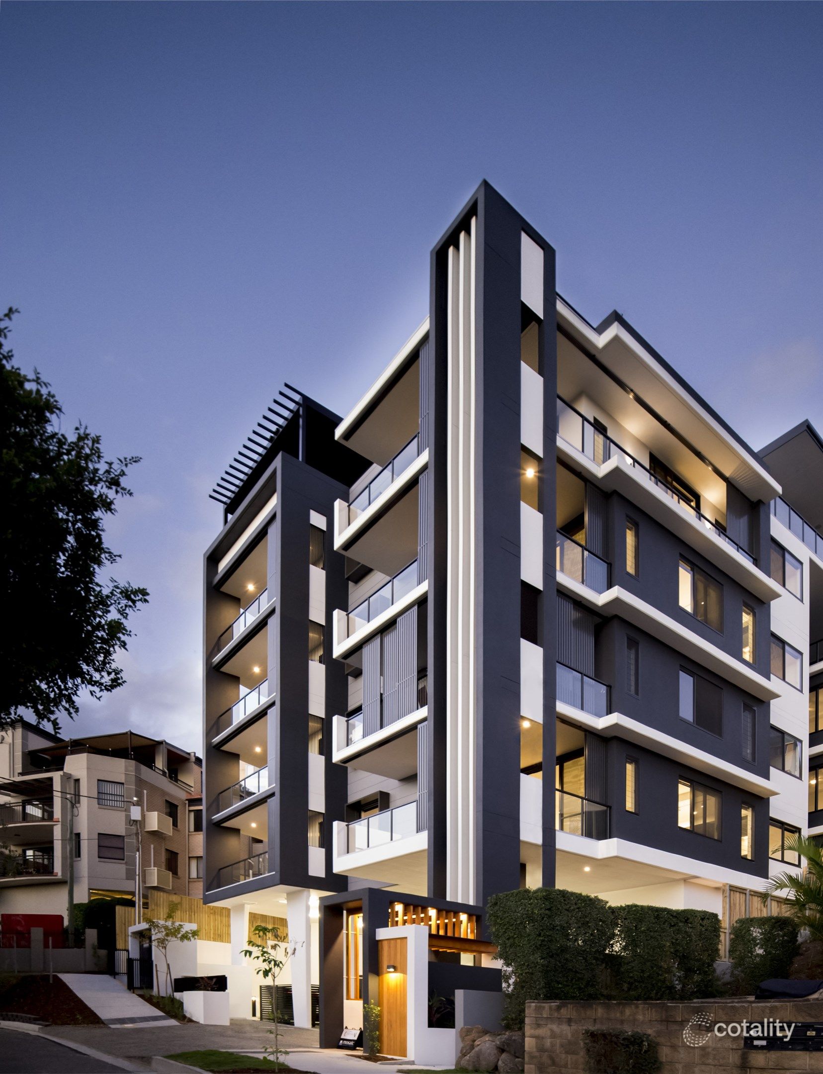 201/24 Norman Cres, Norman Park, QLD 4170