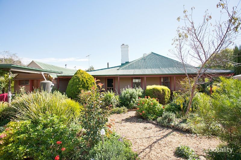 12 Clarke Lane, Newstead, VIC 3462