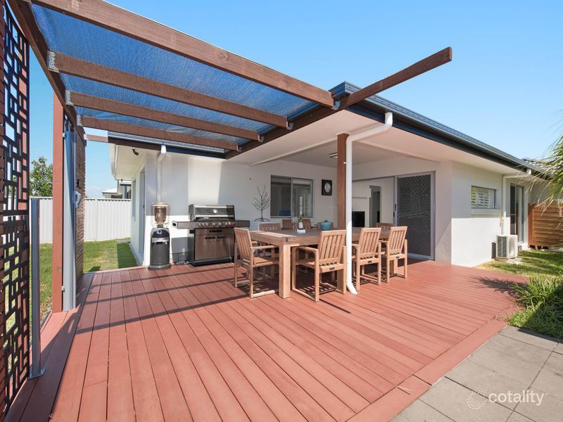 31 Marmont St, Pelican Waters, QLD 4551