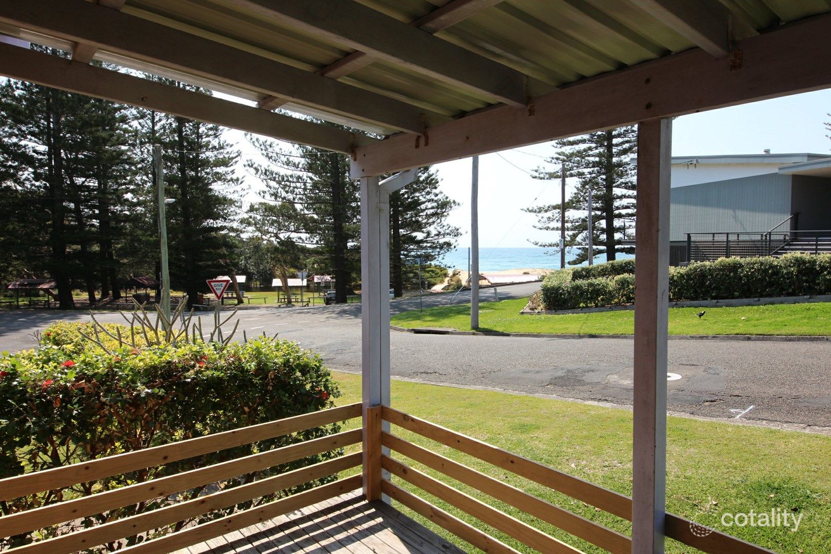 3 Albert St, Black Head, NSW 2430