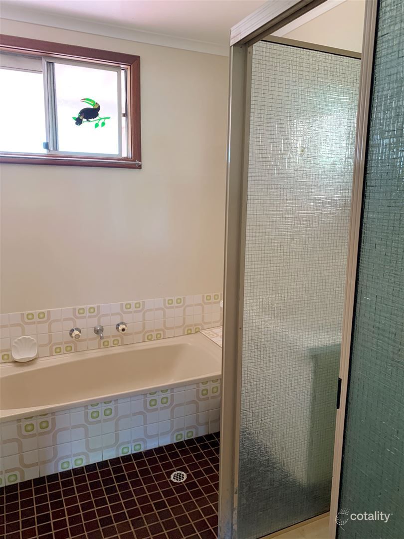 19 Doreen St, Narembeen, WA 6369