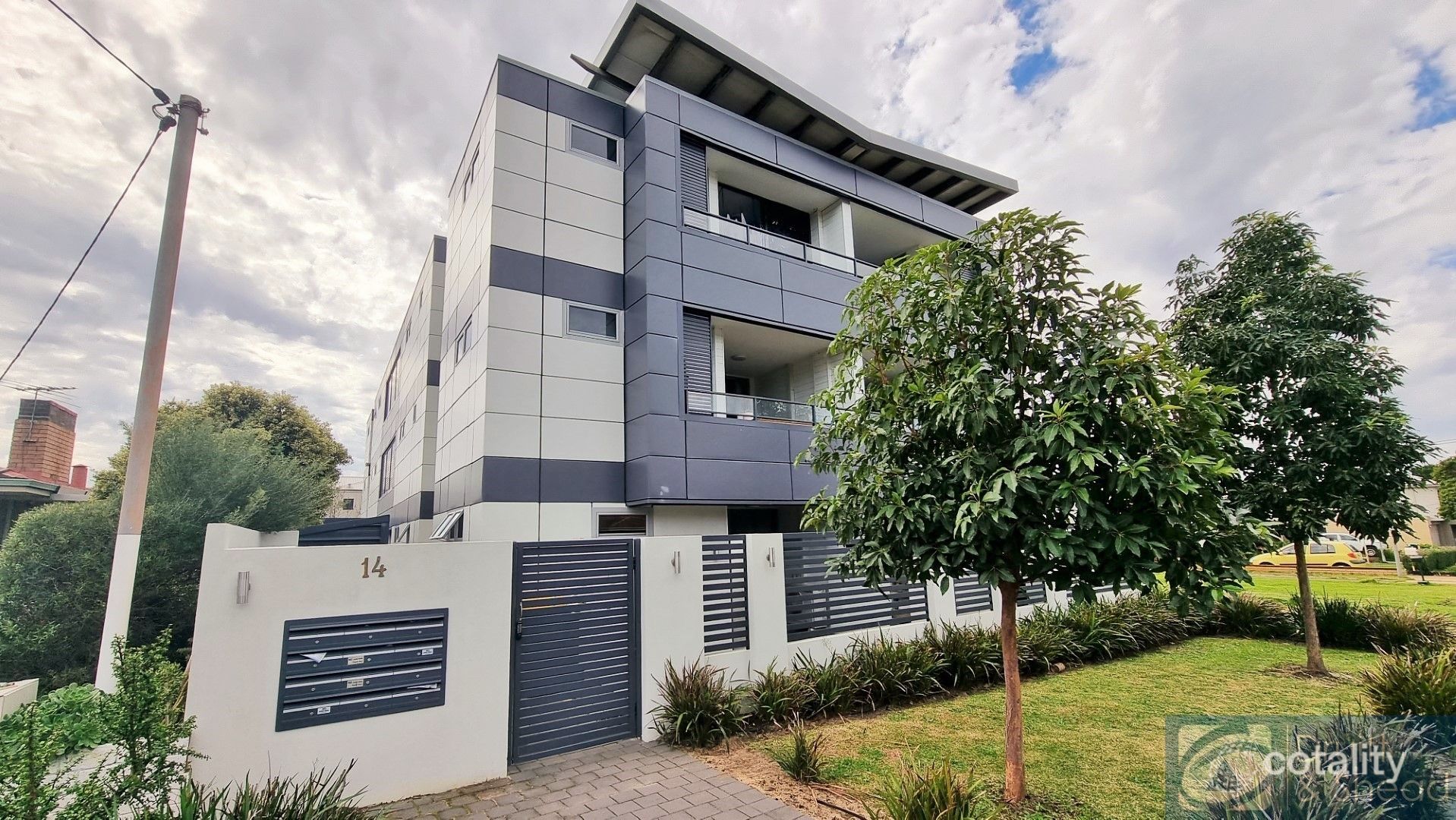 1/14 Kyarra St, Innaloo, WA 6018
