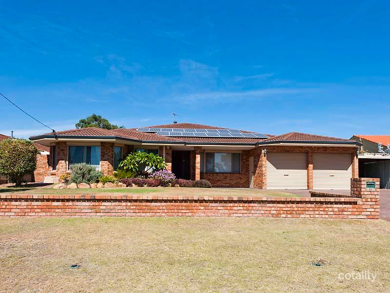 11 Pioneer Dr, Yangebup, WA 6164