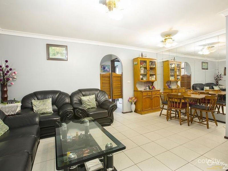 24 Dorset Cl, Wakeley, NSW 2176