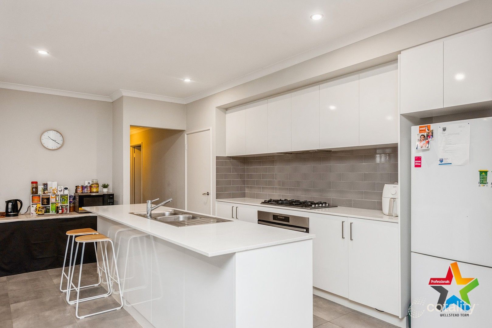 296a Morley Dr E, Eden Hill, WA 6054