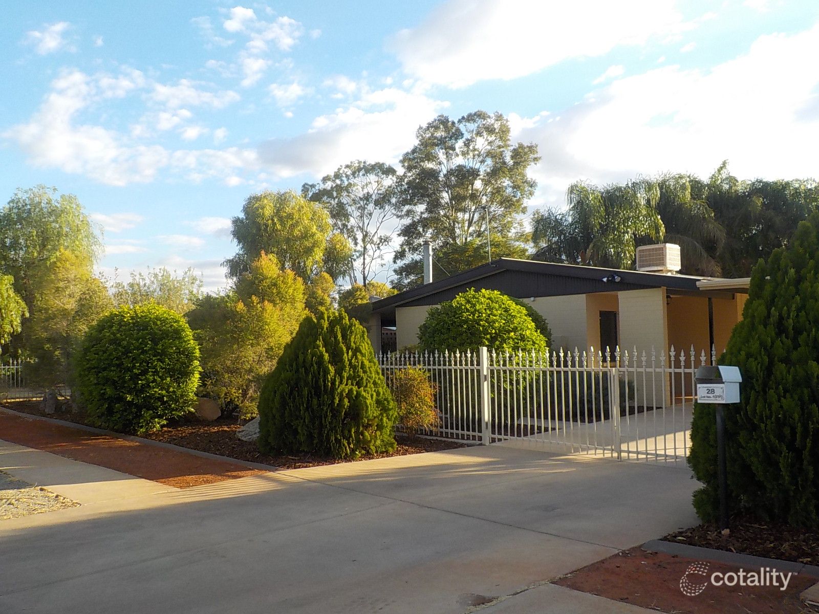 28 Mallam Cres, Sadadeen, NT 0870