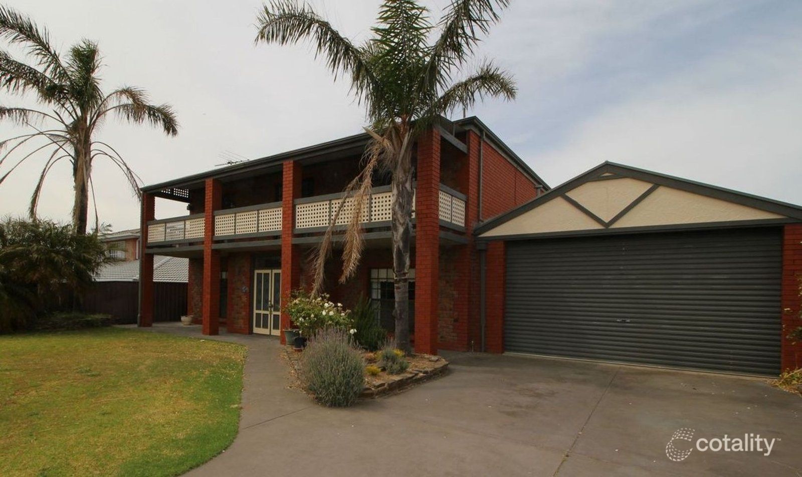 15 Lepena Cres, Hallett Cove, SA 5158