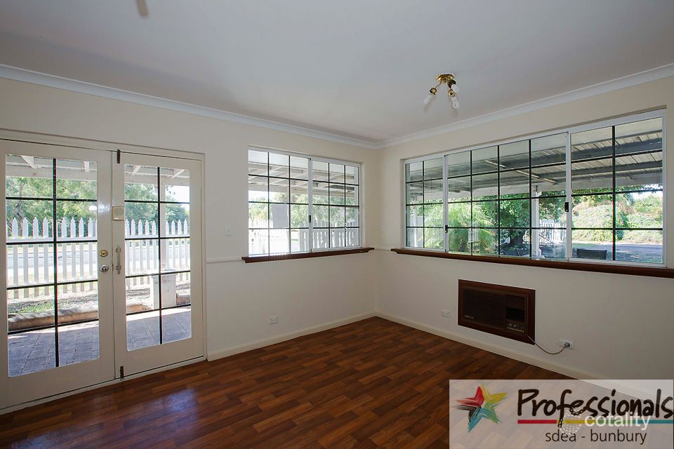 31 Baker St, Harvey, WA 6220