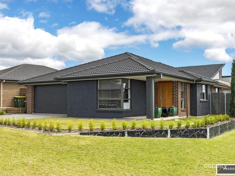 42 Ambrose St, Oran Park, NSW 2570