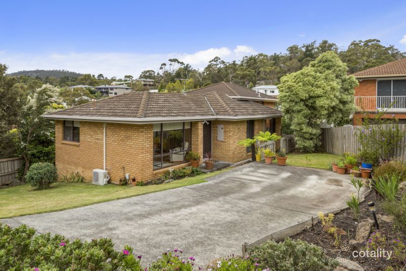 74 Henley St, Lindisfarne, TAS 7015