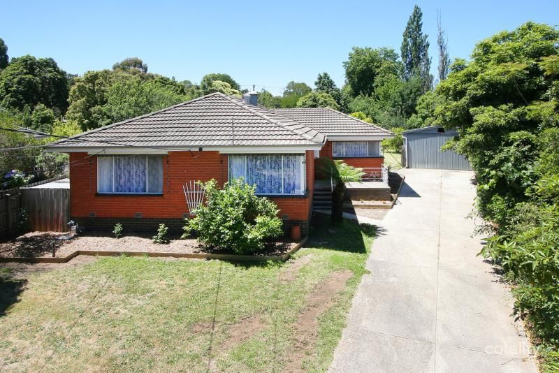 2 Sevenoaks Ave, Croydon, VIC 3136