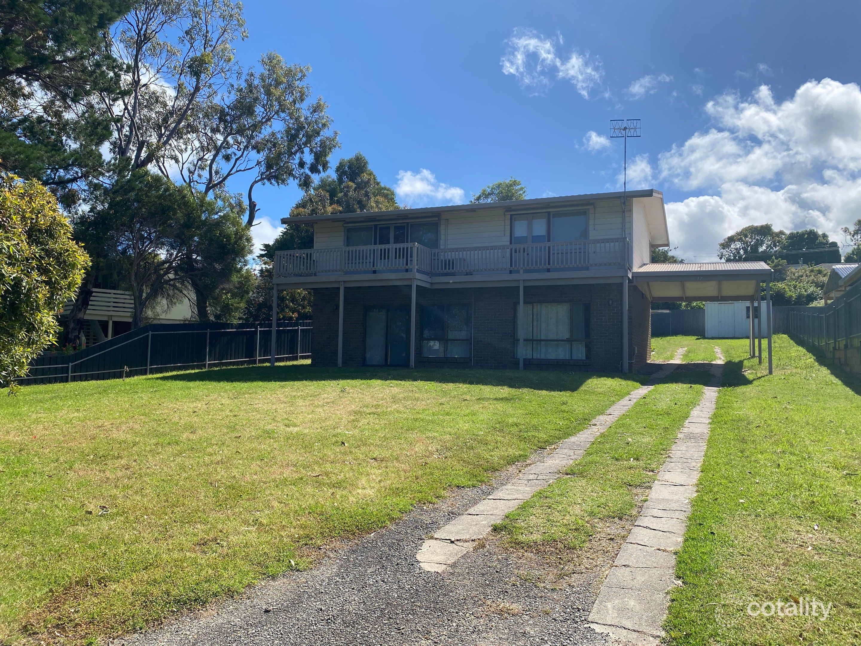 17 Lord Hobart Cres, Encounter Bay, SA 5211