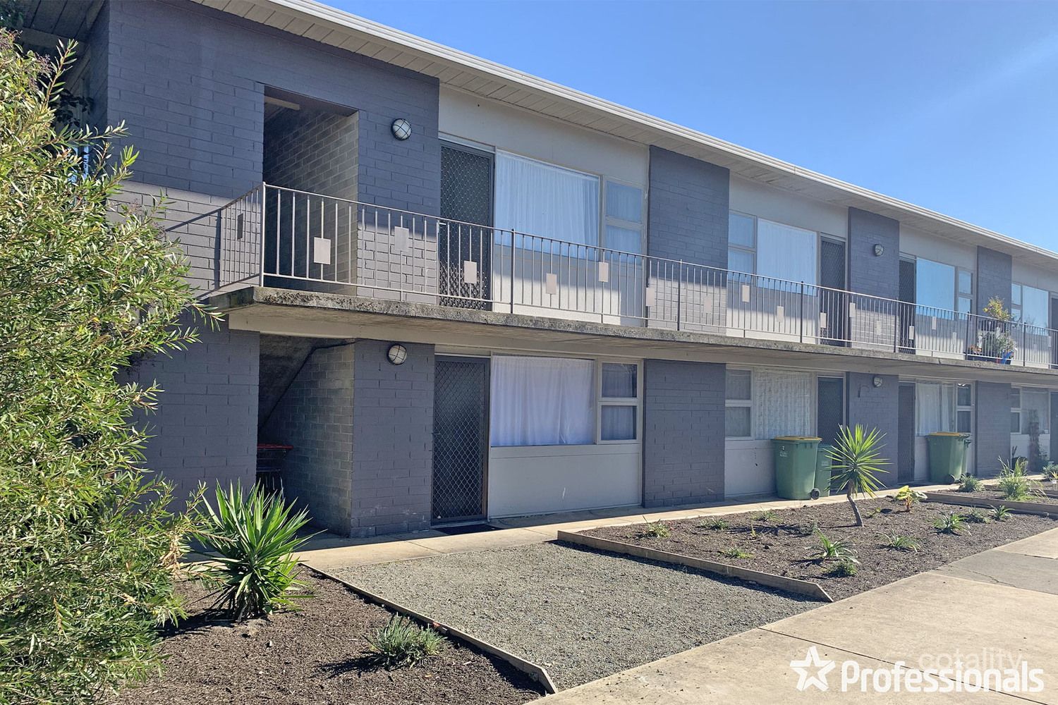 1/8-10 Mount View Pde, Mooroolbark, VIC 3138