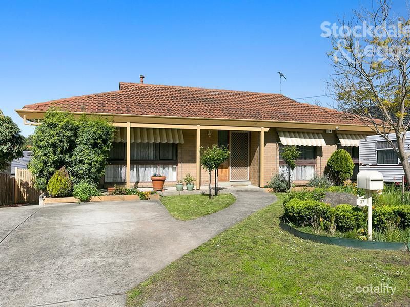 37 Rolling Hills Rd, Chirnside Park, VIC 3116