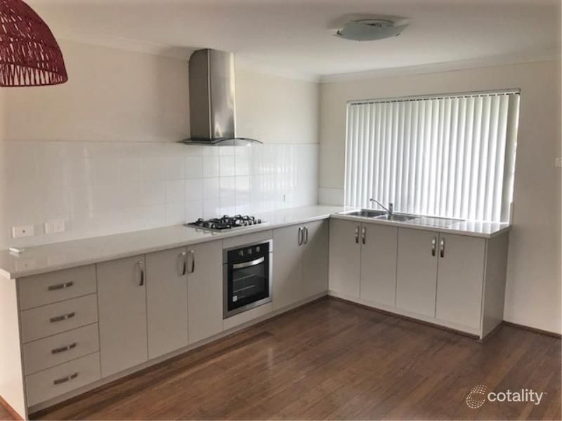 4 Westfield Rd, Kelmscott, WA 6111