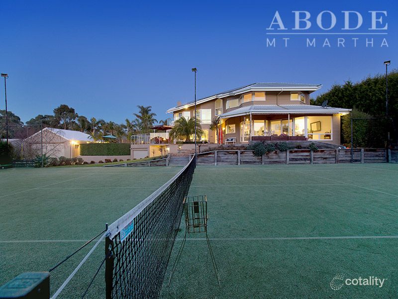 76 Bay Rd, Mount Martha, VIC 3934