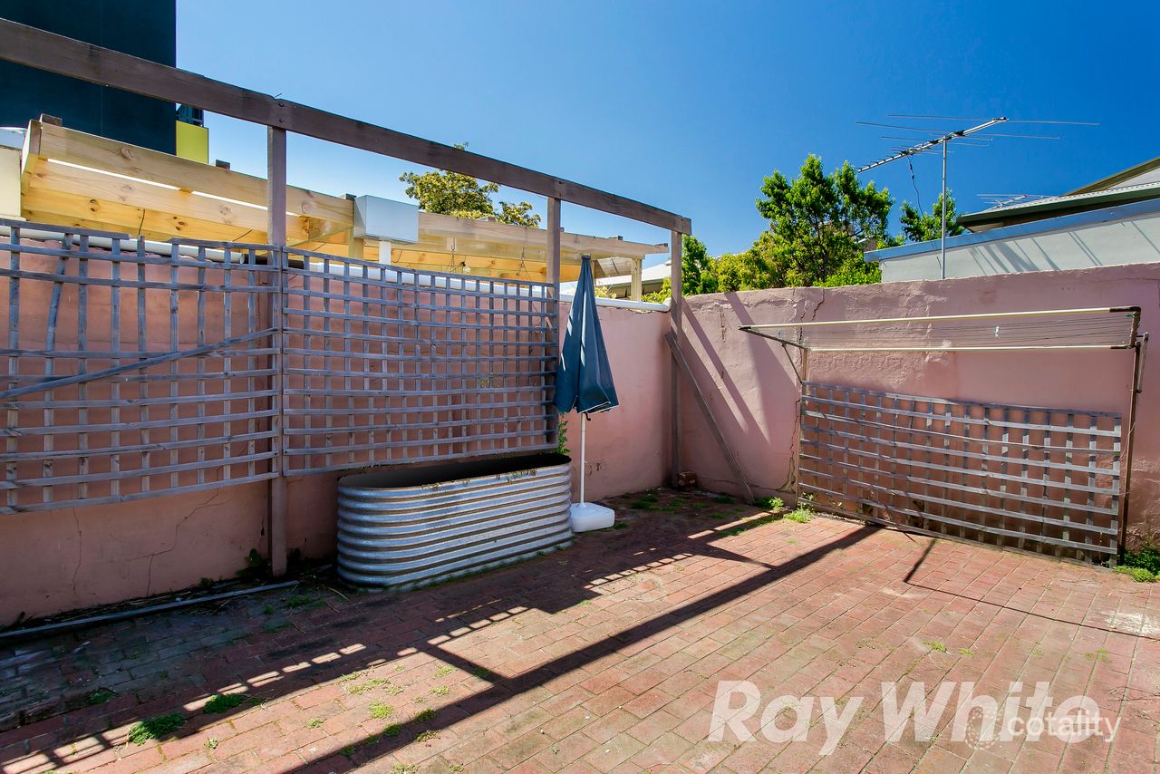 8 Gray Ct, Adelaide, SA 5000