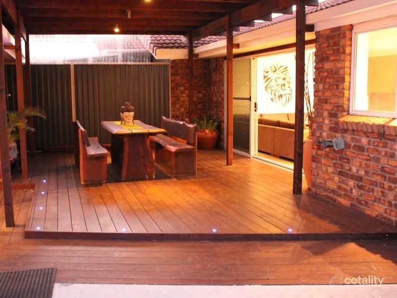 2/4 Kenny Dr, Labrador, QLD 4215