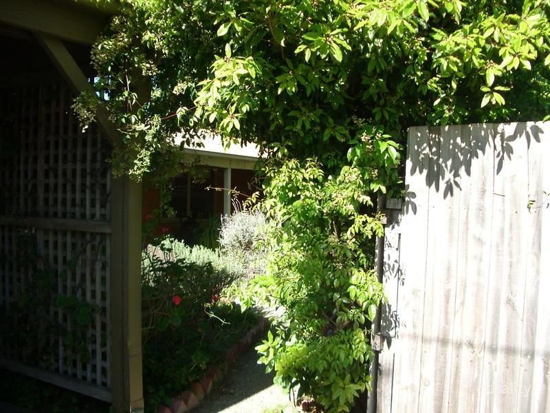 2/92 Geelong Rd, Torquay, VIC 3228