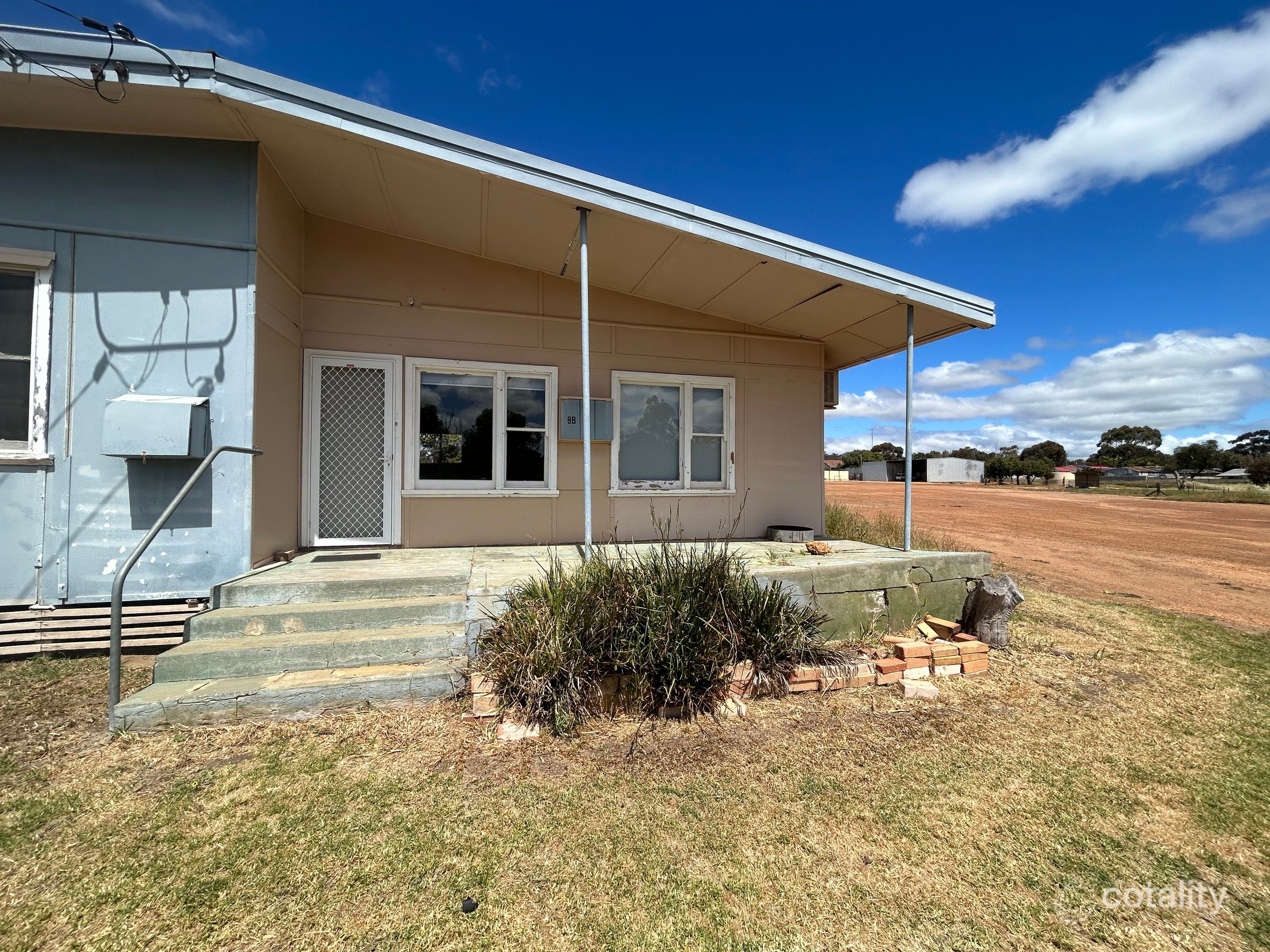 9 James St, Narrogin, WA 6312