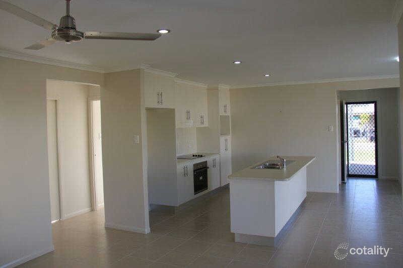 24 Kirrama Ct, Bushland Beach, QLD 4818