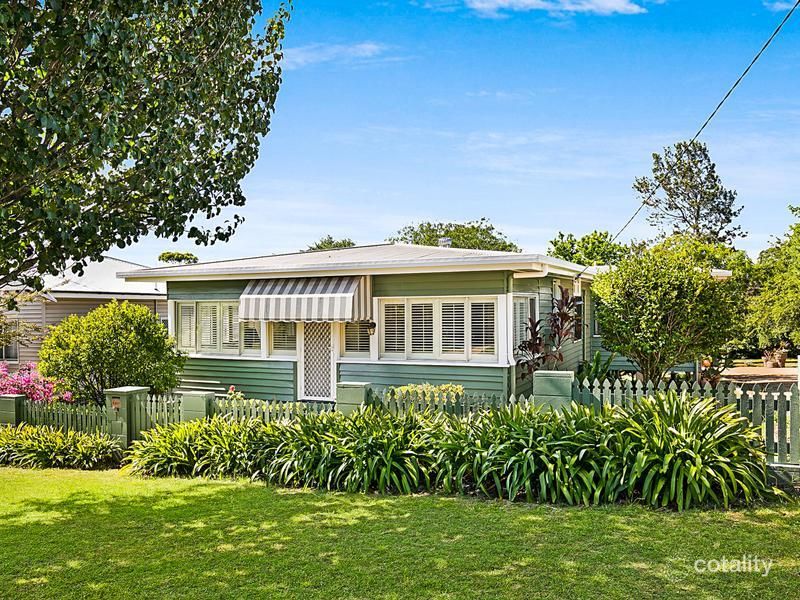 11 Dunmore St, East Toowoomba, QLD 4350