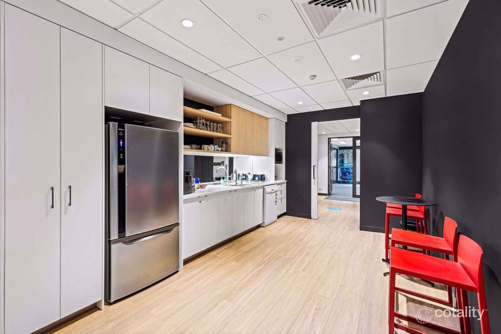 96 Mount Gravatt-Capalaba Rd, Upper Mount Gravatt, QLD 4122