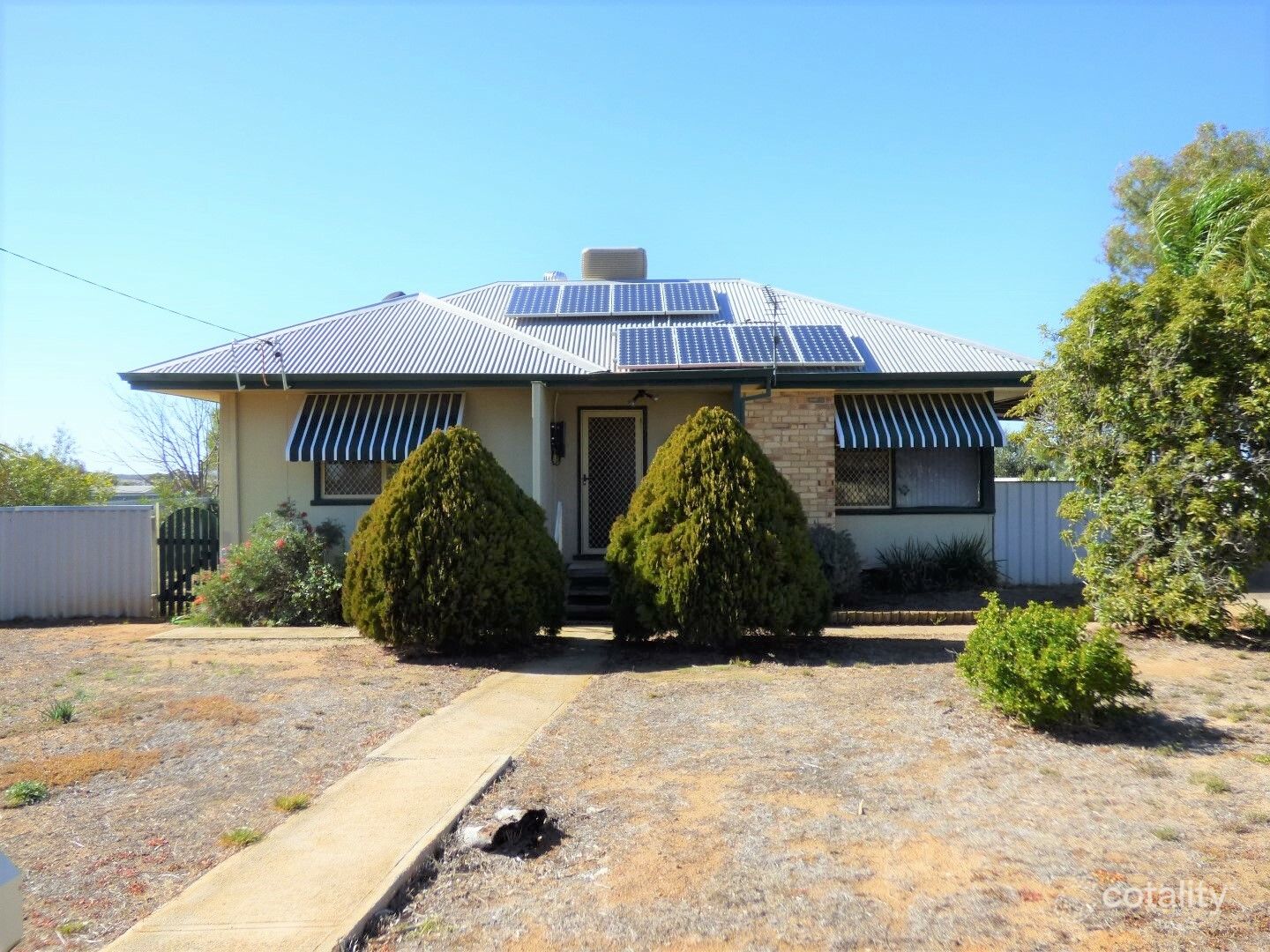 39 Woolgar Ave, Merredin, WA 6415
