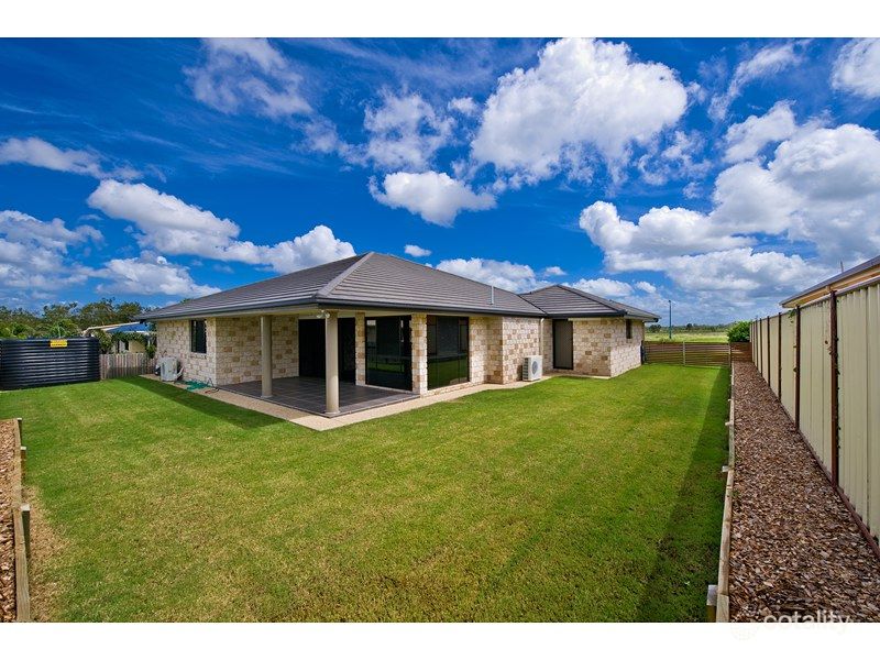 10 Nagle Dr, Norman Gardens, QLD 4701