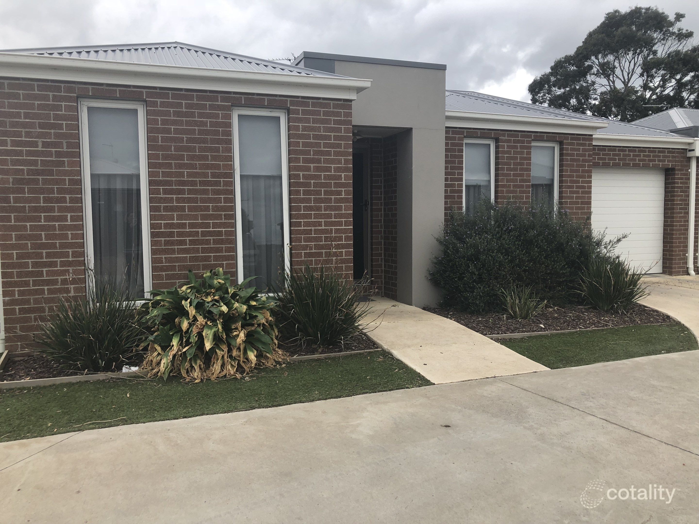2 Pozieres Pl, Sebastopol, VIC 3356