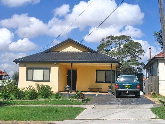 6 Jean St, Greenacre, NSW 2190