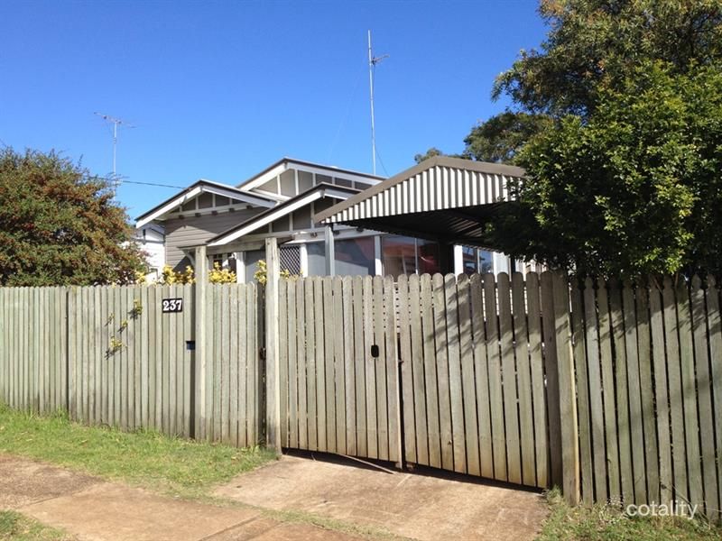 237 Hume St, South Toowoomba, QLD 4350