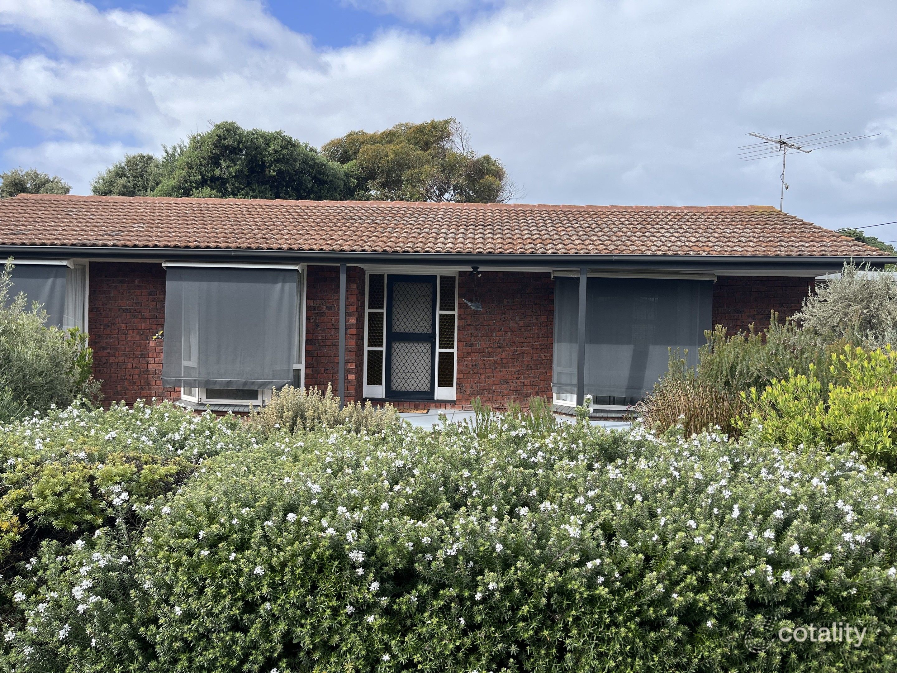 8 Jumbuk Rd, Goolwa South, SA 5214