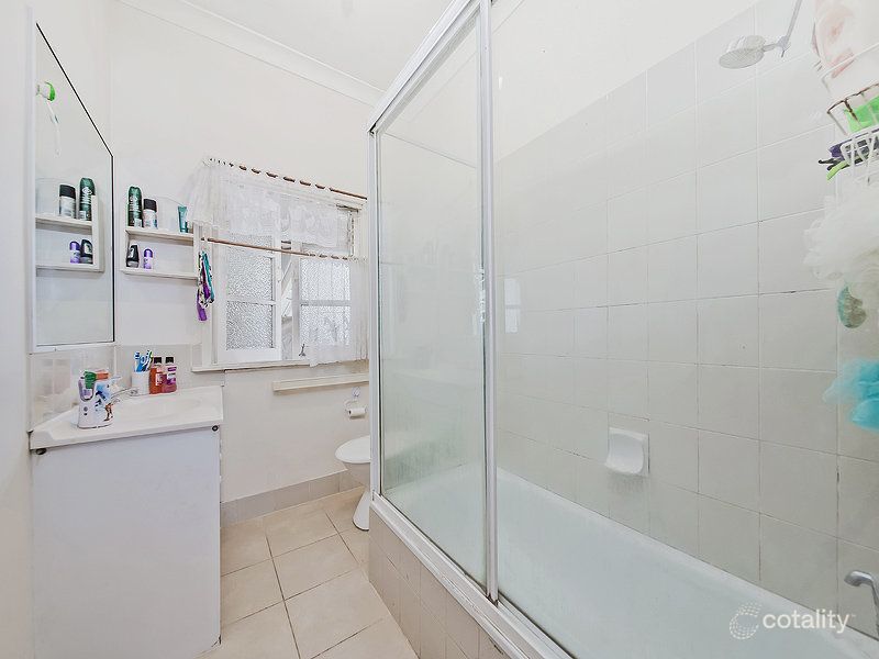 9 Rodney St, Wynnum West, QLD 4178