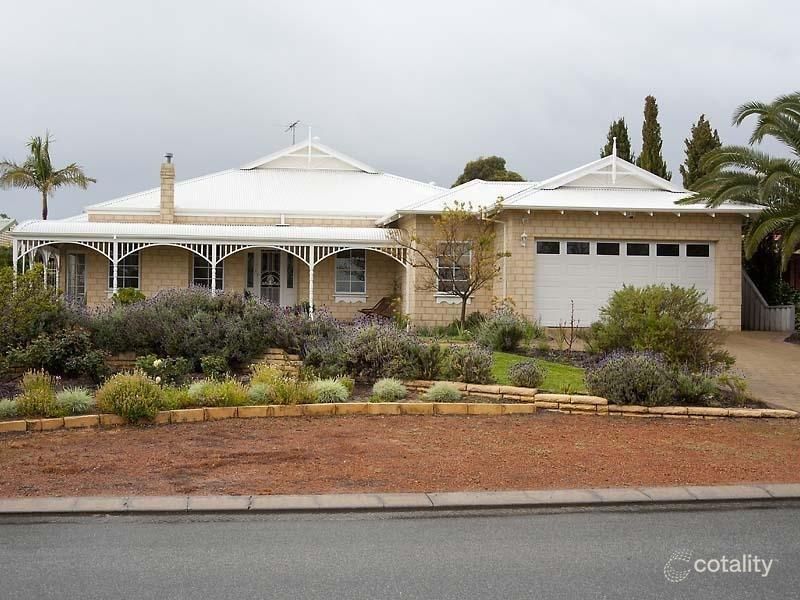 40 Lakeside Dr, Helena Valley, WA 6056